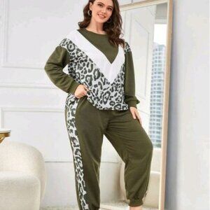 MULTICOLOR COLORBLOCK LEOPARD PANEL SET IN PLUS SIZE